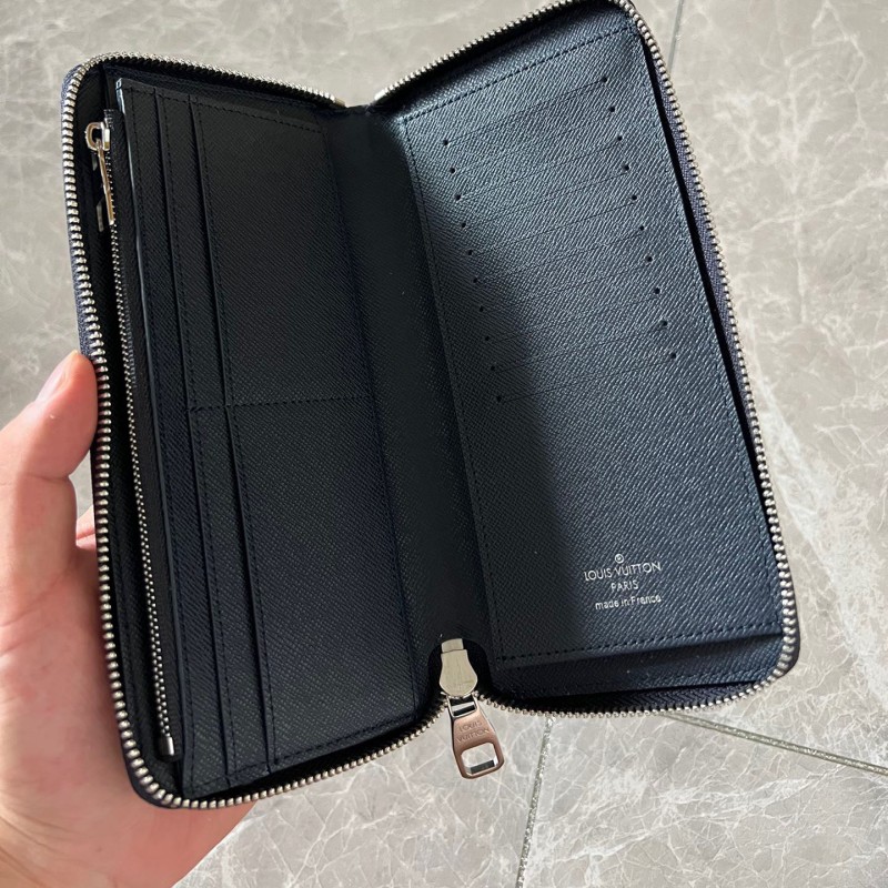 Lv Long Wallet