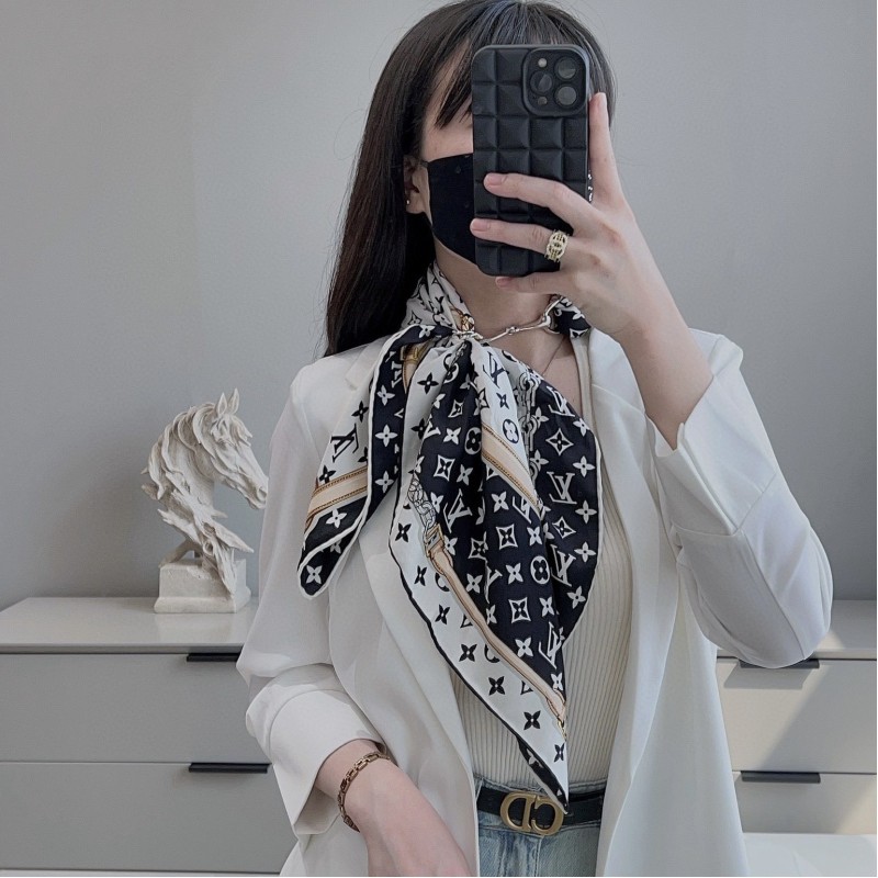 LV Scarf