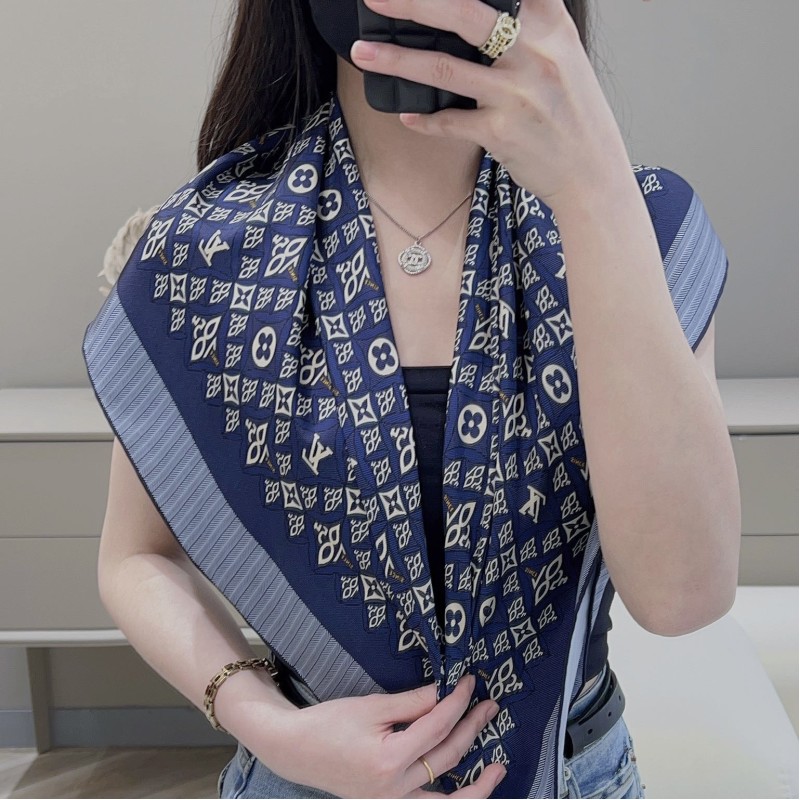 LV Scarf