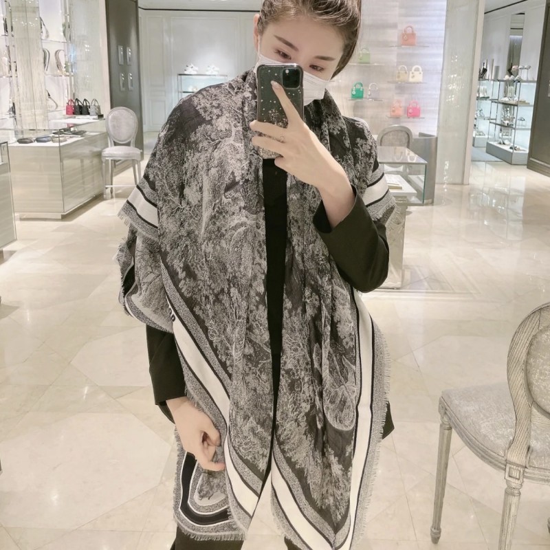 Dior Shawl