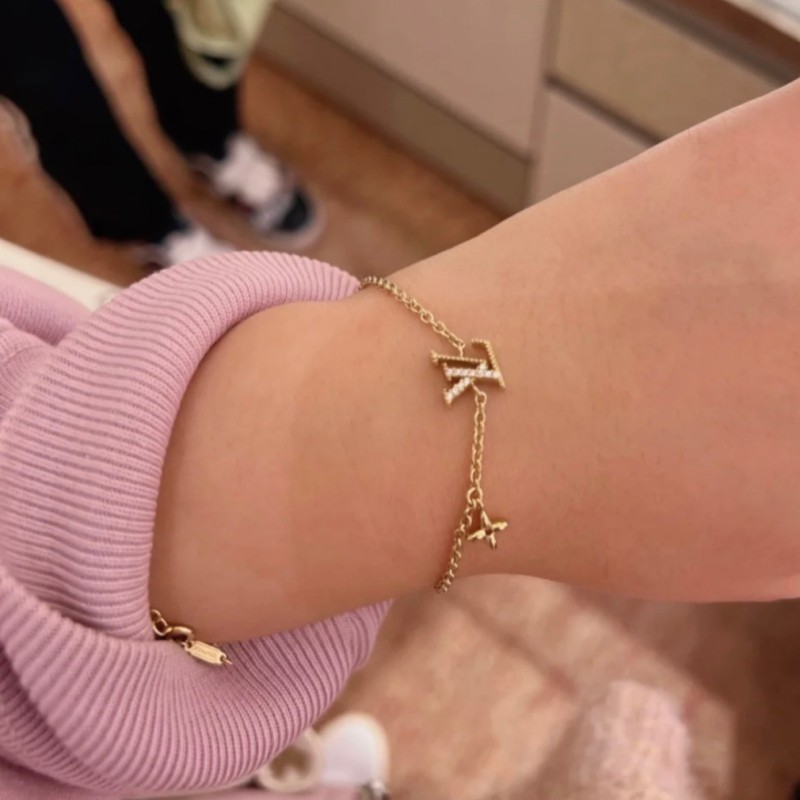 LV Necklace / Bracelet 