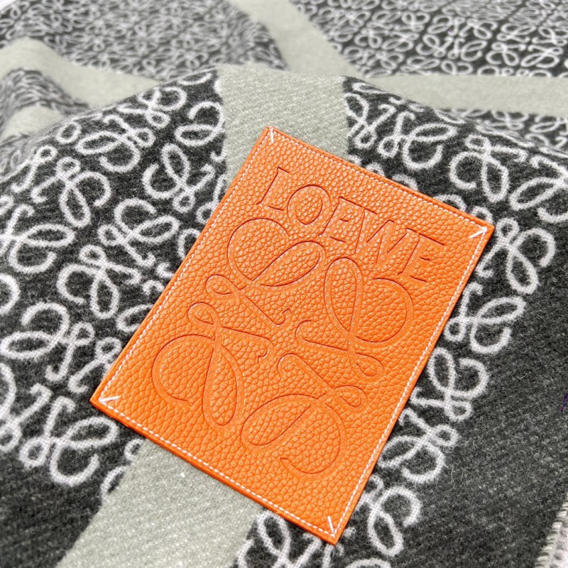 Loewe Blanket