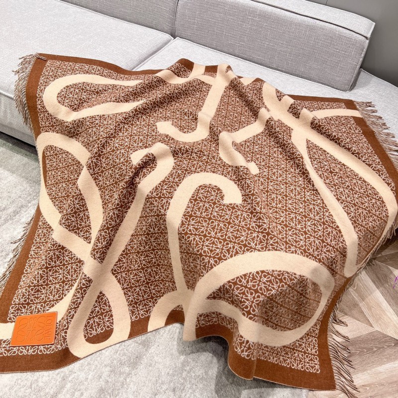 Loewe Blanket