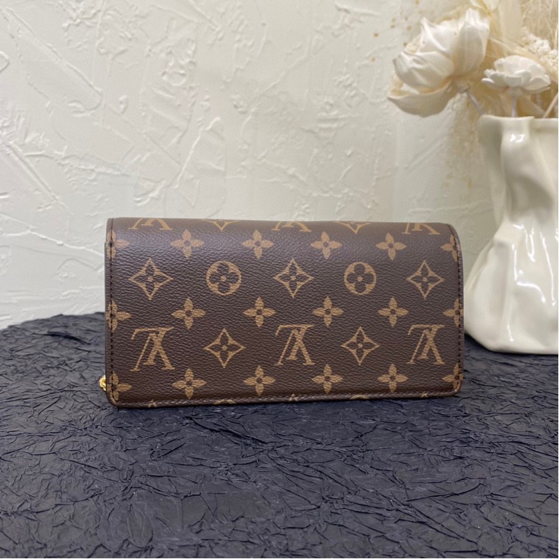 LV Lily WOC