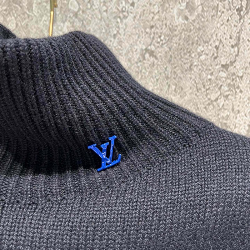 LV Turtleneck Sleevesness Sweater