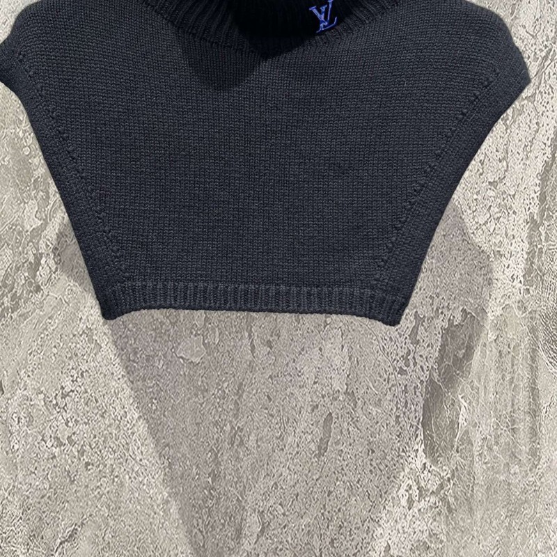 LV Turtleneck Sleevesness Sweater