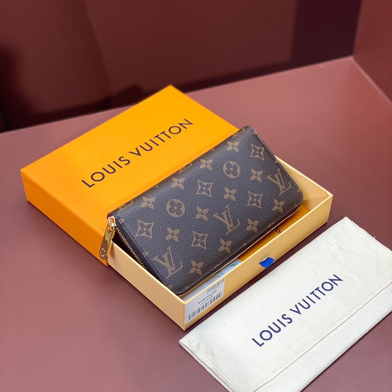 LV Zippy Wallet (2023 X'mas Edition)