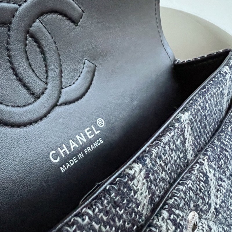 Chanel 22 Handbag