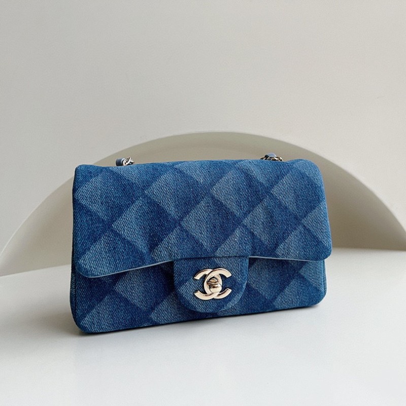 Chanel 22 Handbag