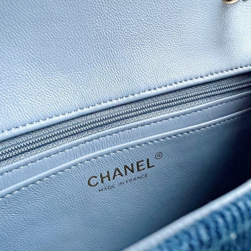 Chanel 22 Handbag