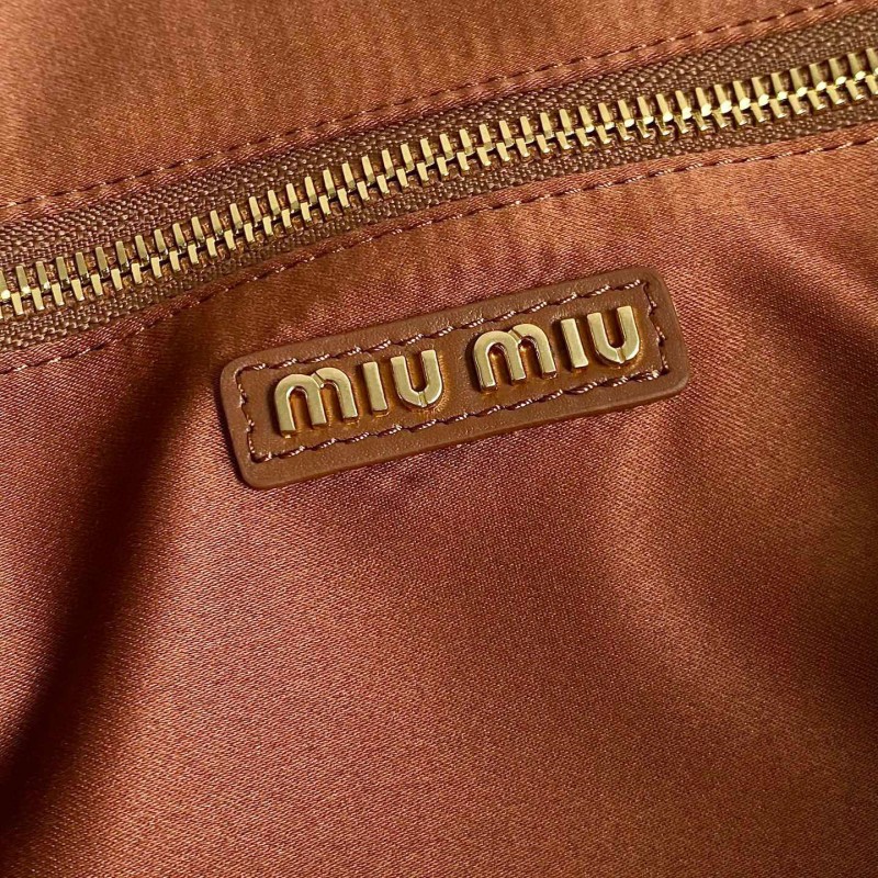 MiuMiu 公文包