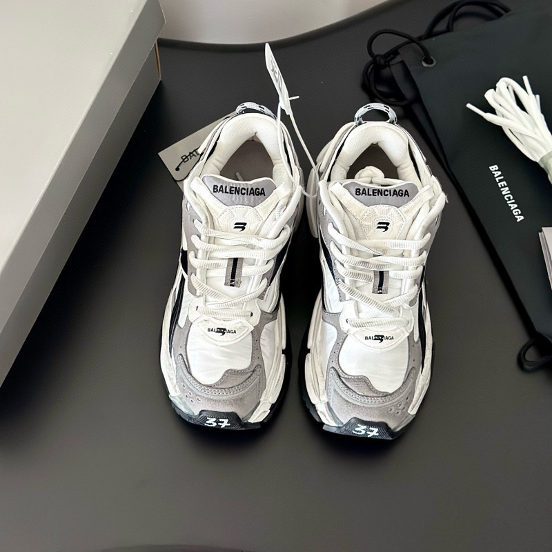 Balenciaga Unisex Runner 7.0 Sneakers