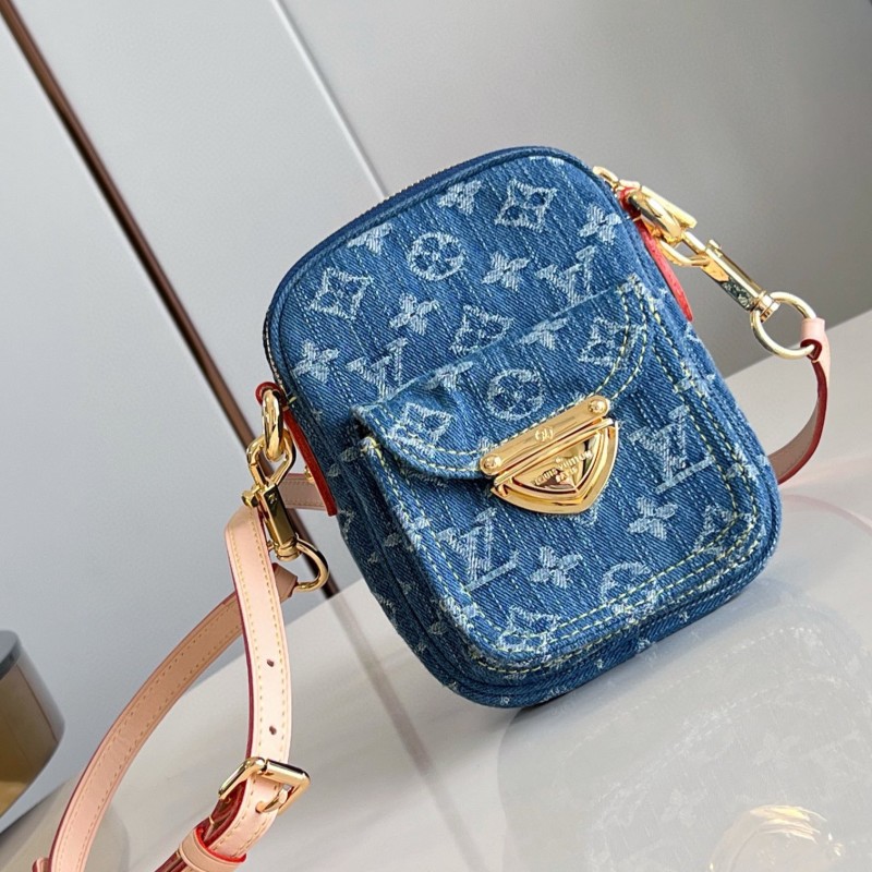 LV Fairfax Pochette