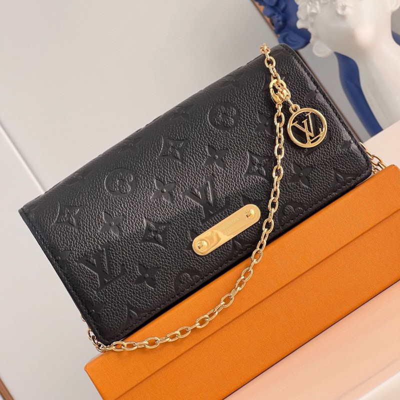 LV Wallet On Chain Lily