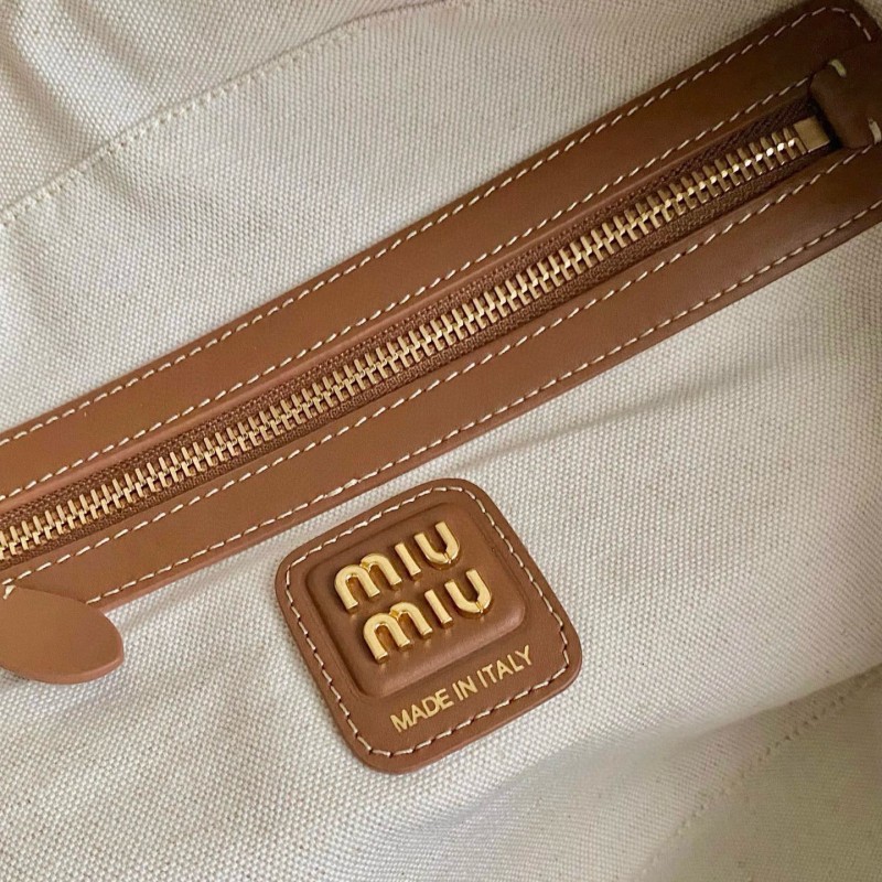 MiuMiu 公文包 