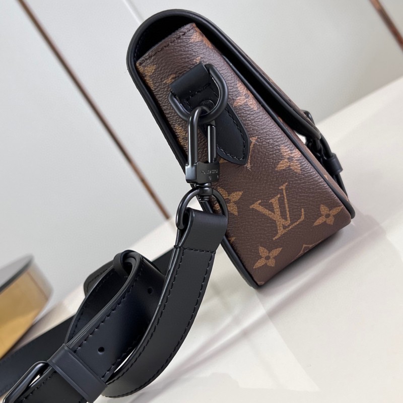 Lv Montsouris Messenger Bag