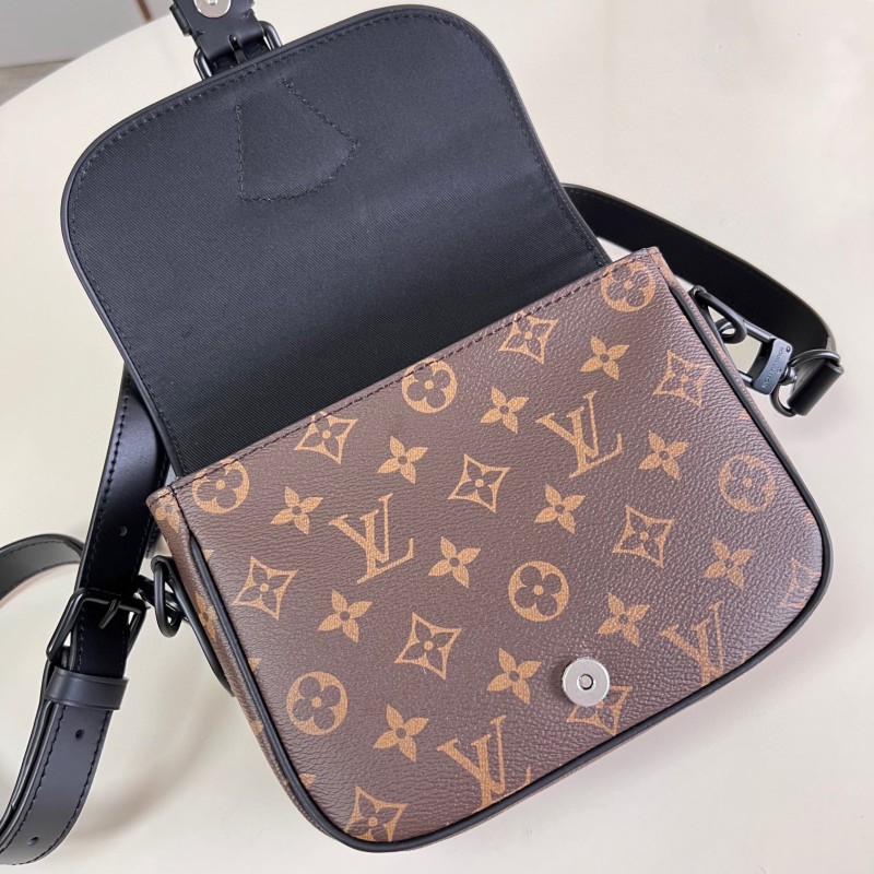 Lv Montsouris Messenger Bag