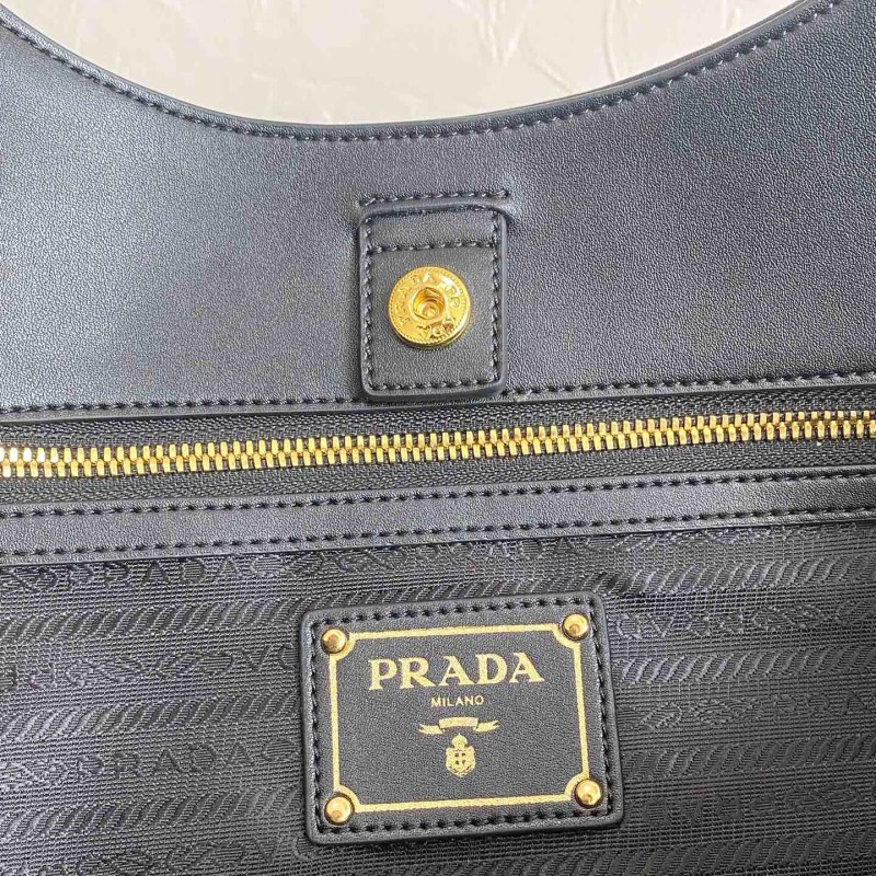 Prada 中古托特链条包