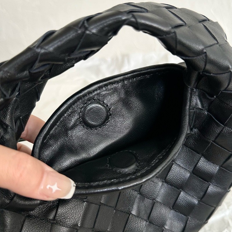 Bottega Veneta Mini Hop 斜挎包