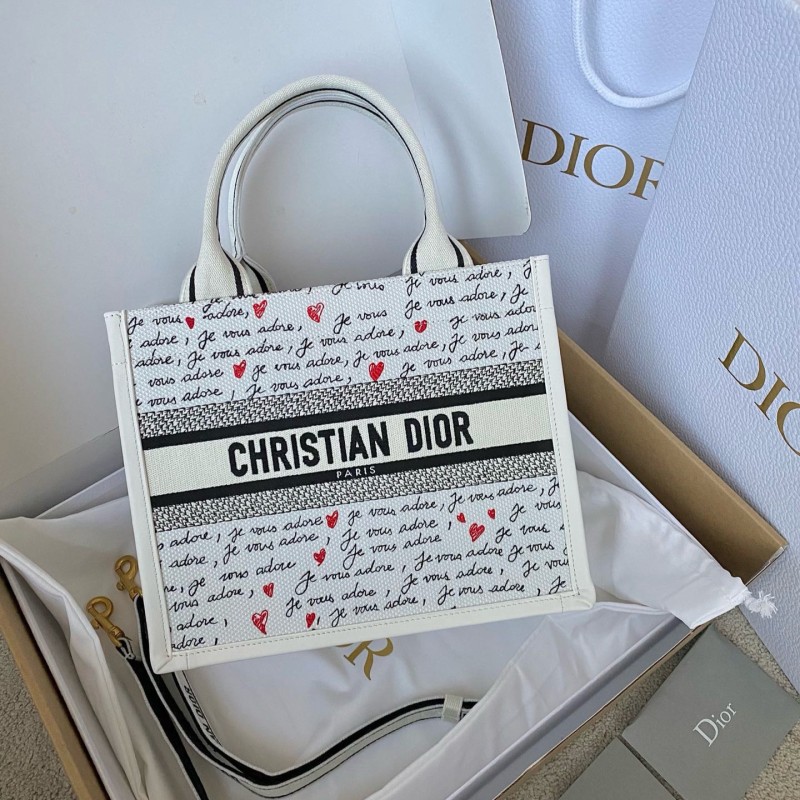 Dior Book Tote (七夕限定）