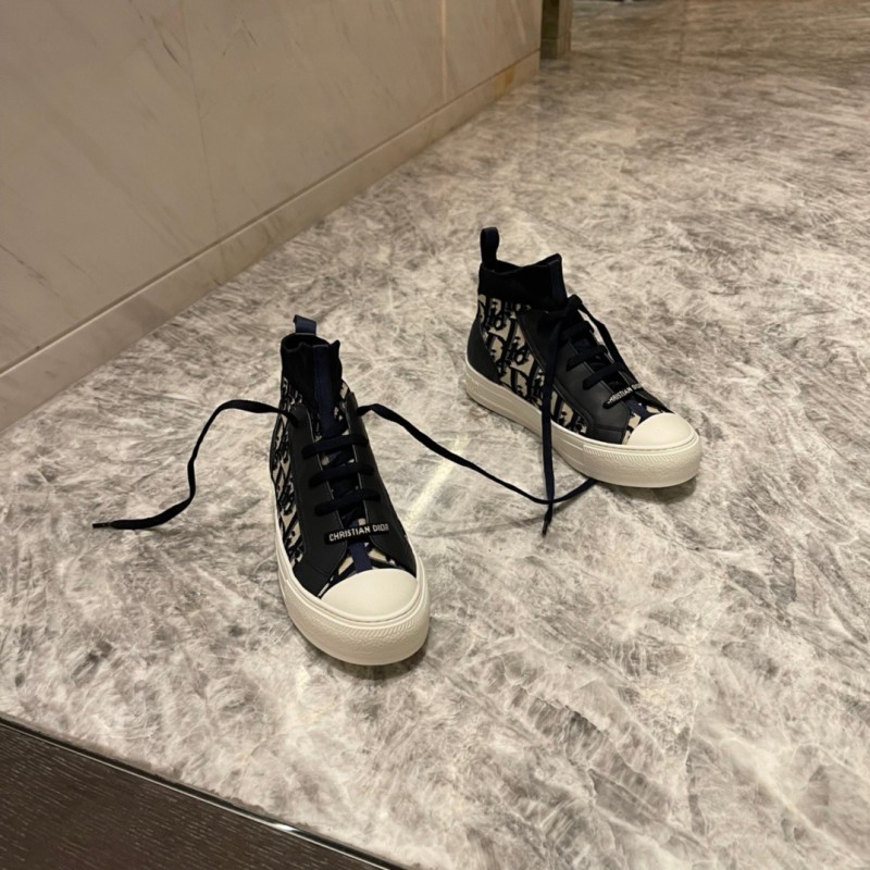 Walk N Dior Sneaker