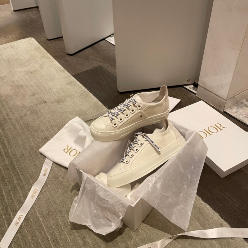 Walk N Dior Sneaker 