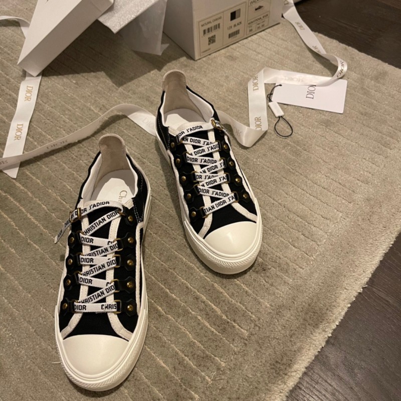 Walk N Dior Sneaker 