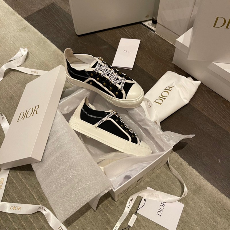 Walk N Dior Sneaker 