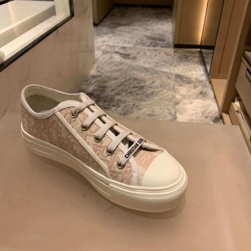 Walk N Dior Sneaker 