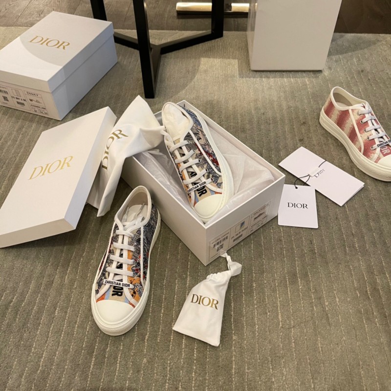 Walk N Dior Sneaker 