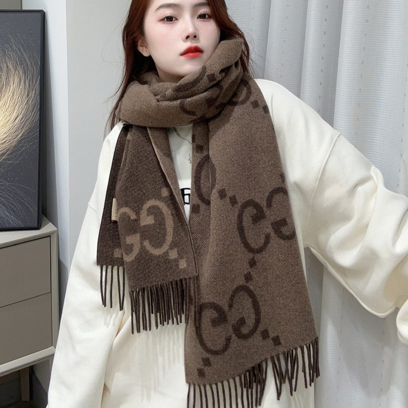 Gucci Long Scarf & Bennie Hat