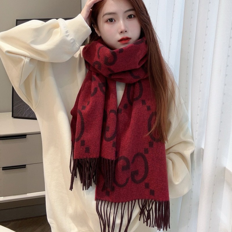 Gucci Long Scarf & Bennie Hat