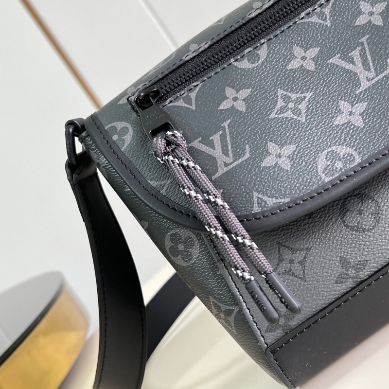 Lv Pulse Messenger Bag