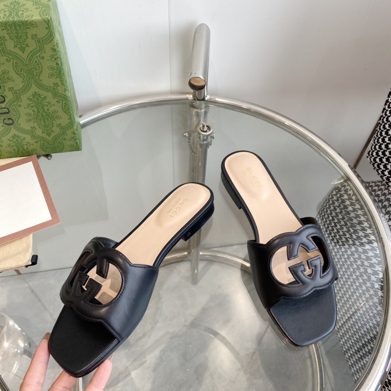 Gucci Flat Shoes