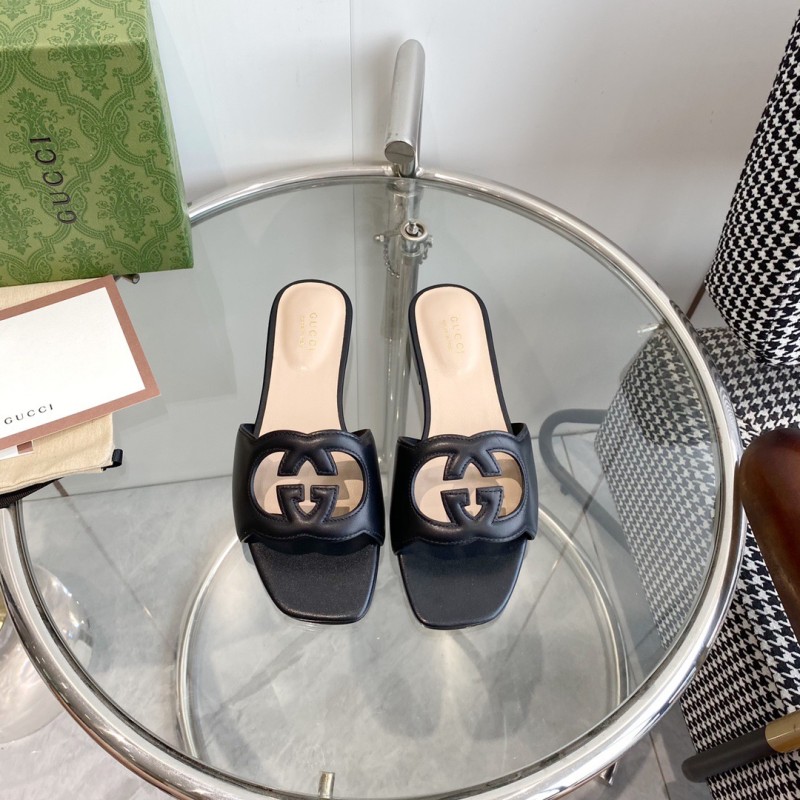 Gucci Flat Shoes