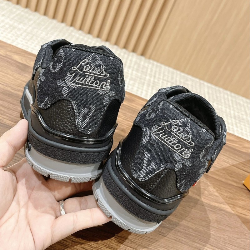 LV Unisex trainer