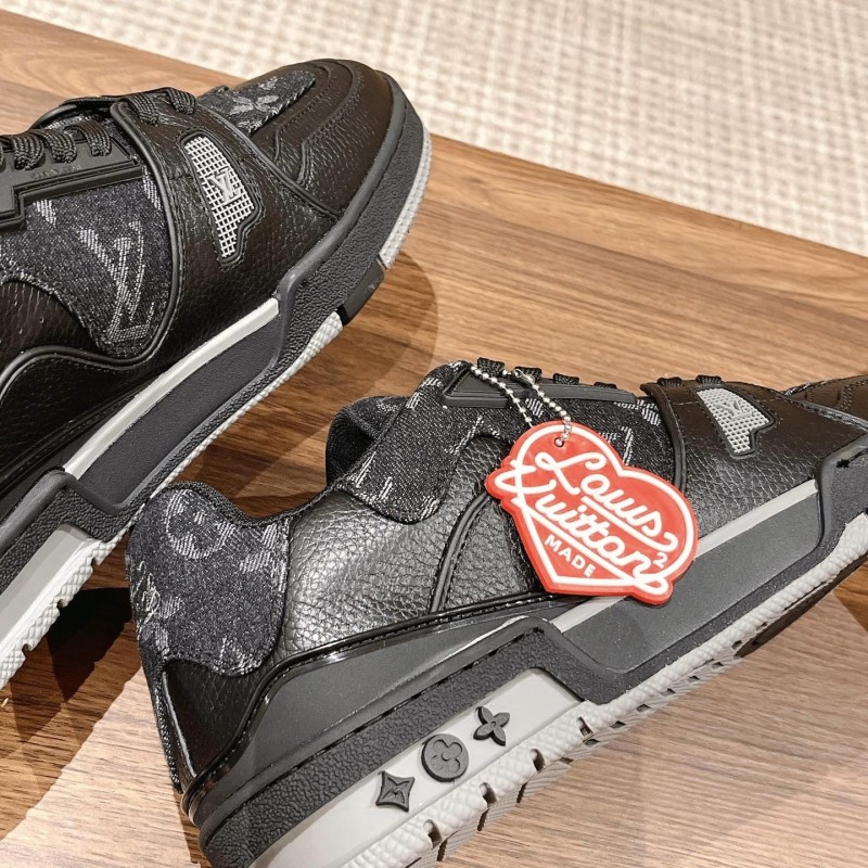 LV Unisex trainer