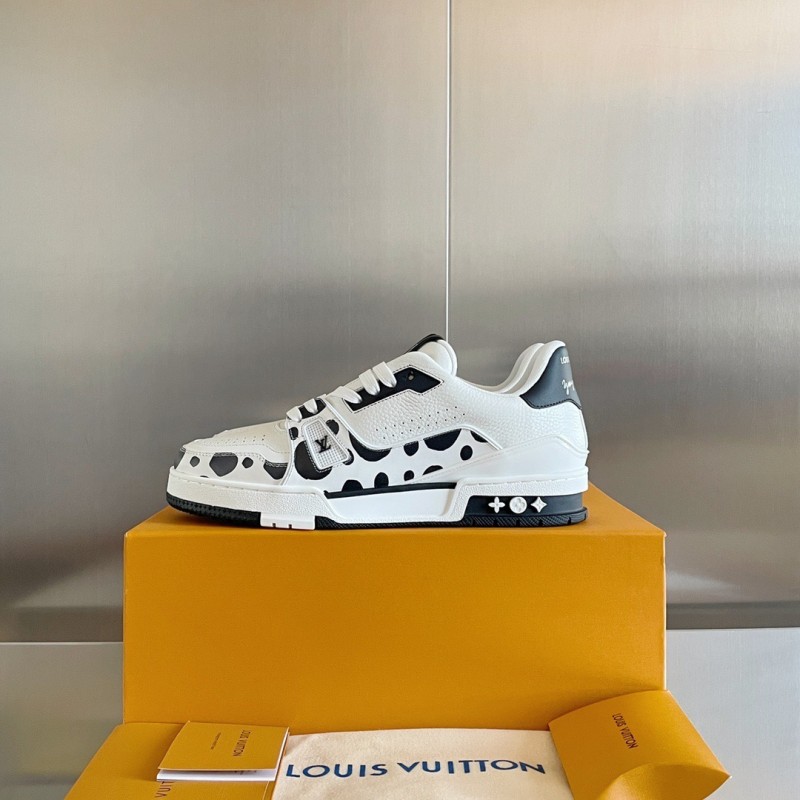 LV Unisex Trainer