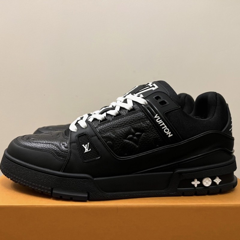 LV Unisex Trainer