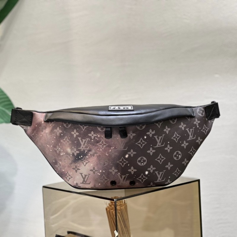 LV Monogram Galaxy腰包