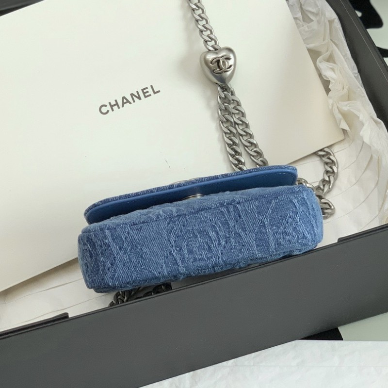 Chanel 23P 牛仔爱心腰包