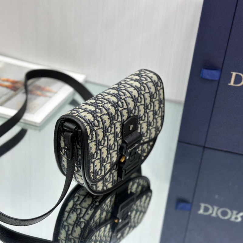 Dior Saddle Bag小号