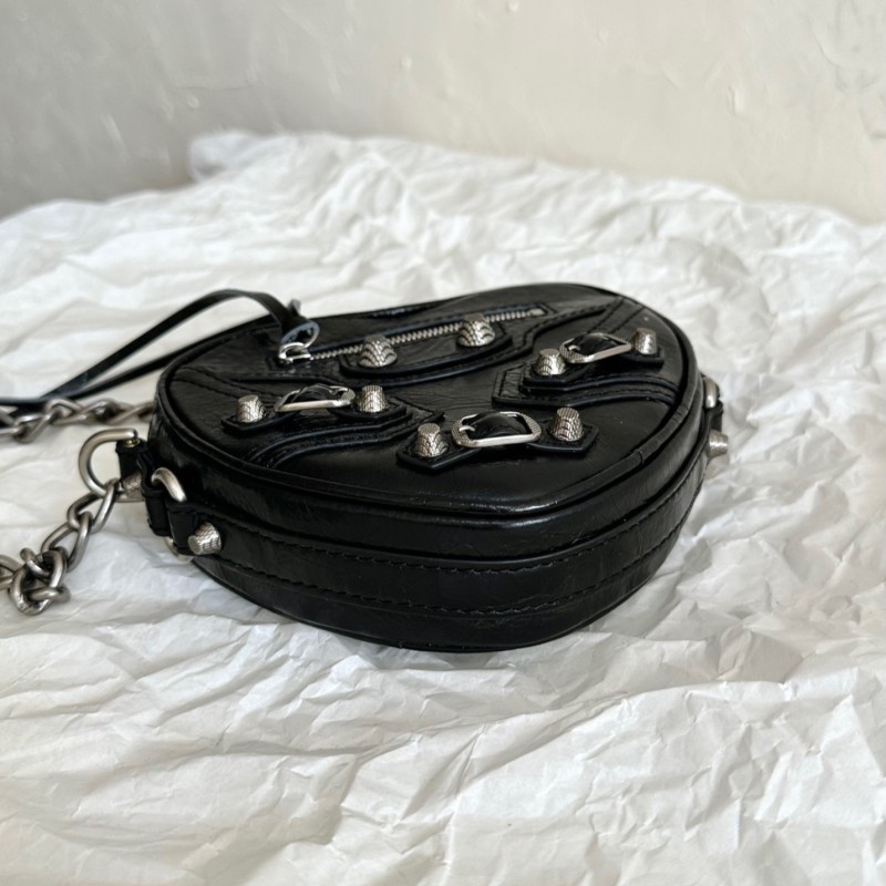 Balenciaga Cagole 爱心包