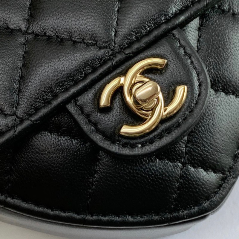 Chanel 爱心包