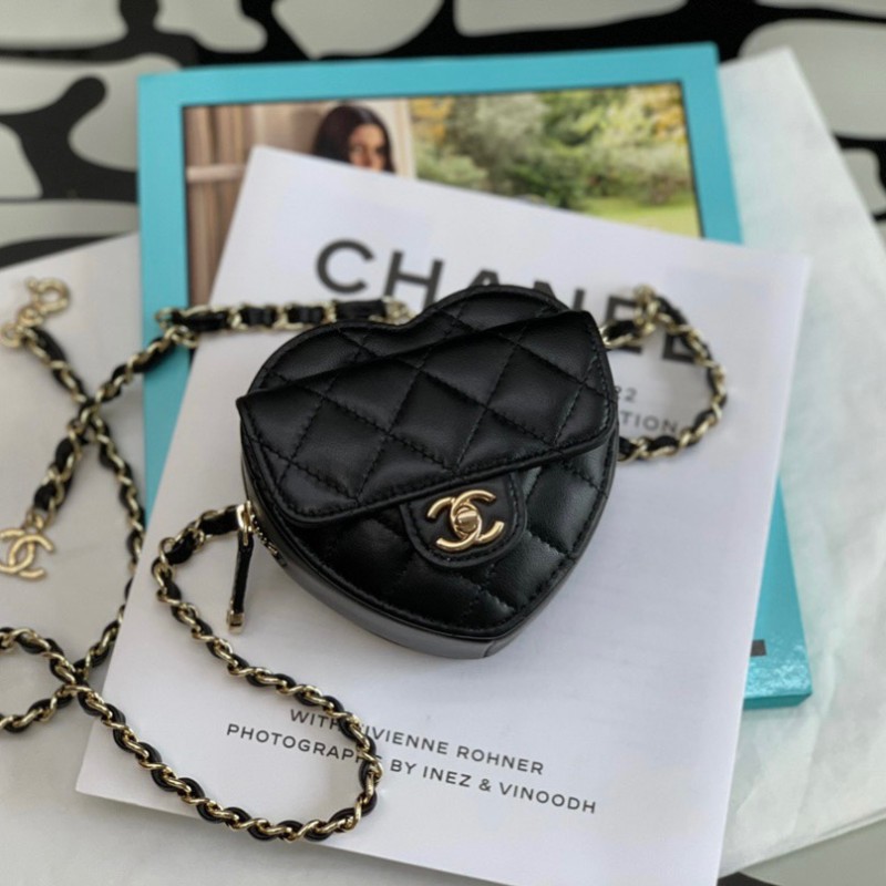 Chanel 爱心包