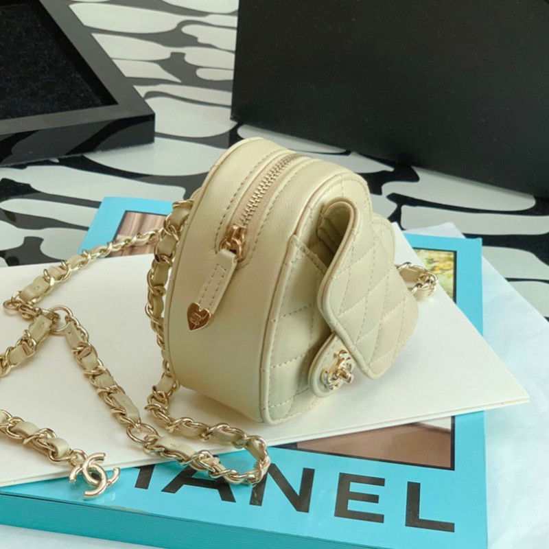 Chanel 爱心包