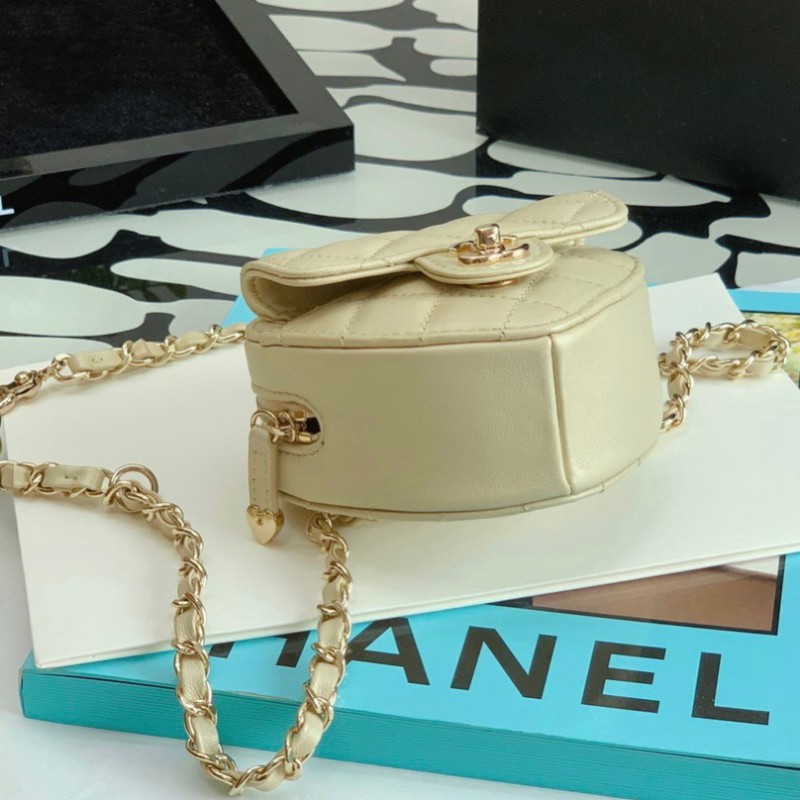 Chanel 爱心包