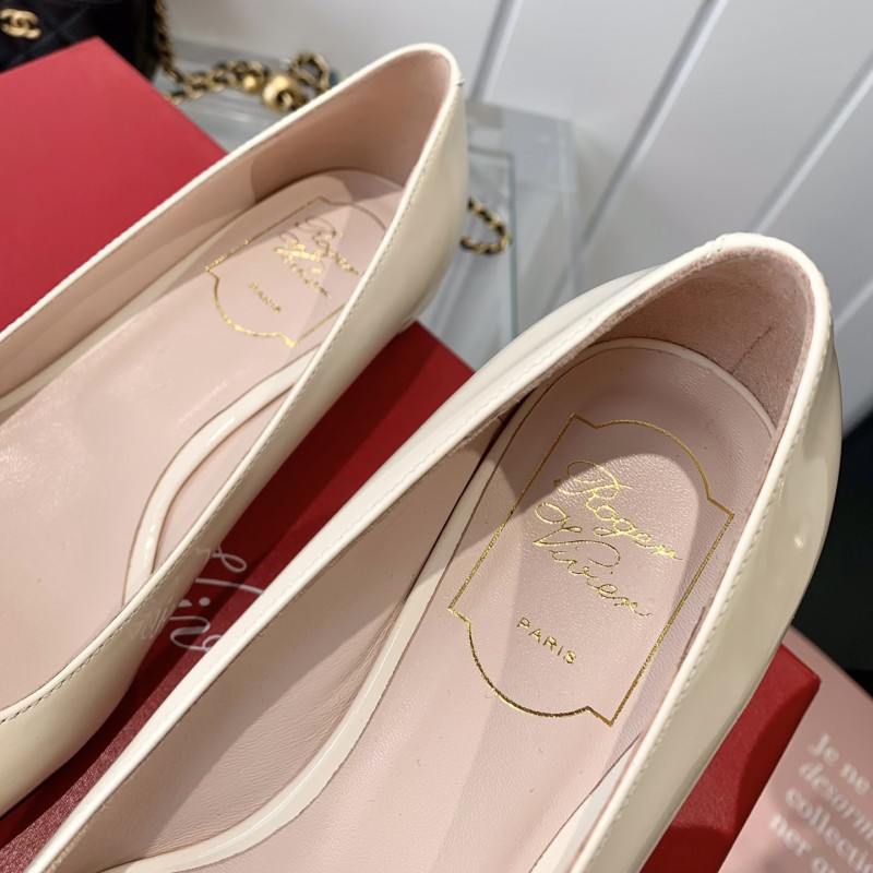 Roger Vivier Flat