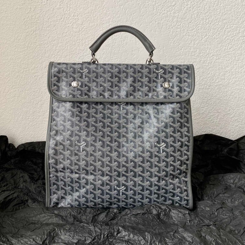 Goyard Saint-Leger