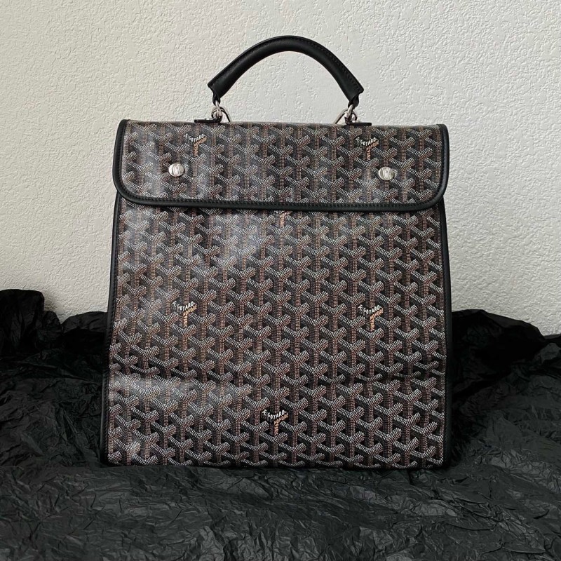 Goyard Saint-Leger